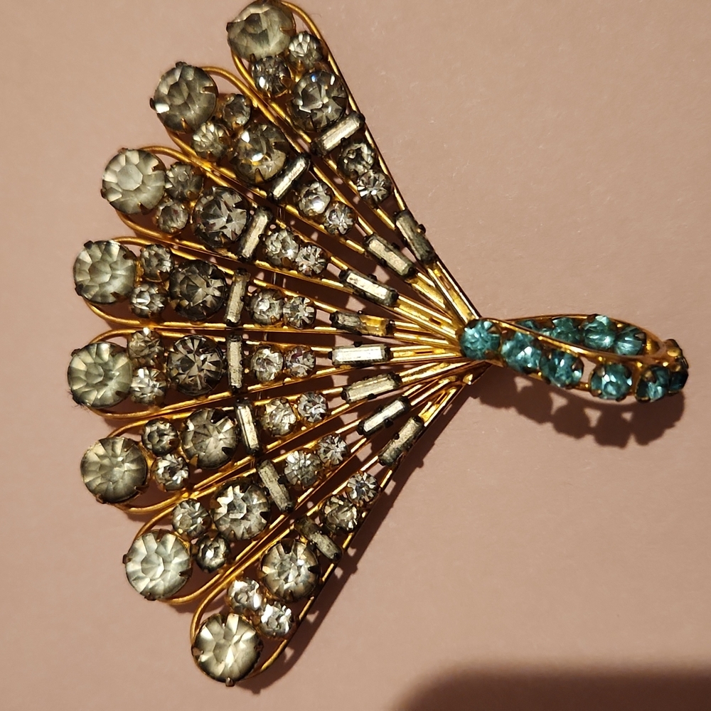 Gold Fan Broach